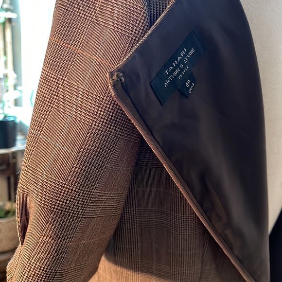 EUC beautiful, fully lined dress. - Picture 11 of 11